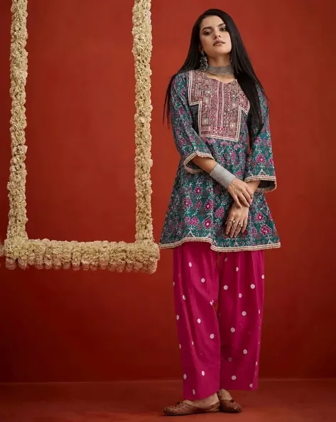 Stylum Women Floral Print A-Line Kurta Set